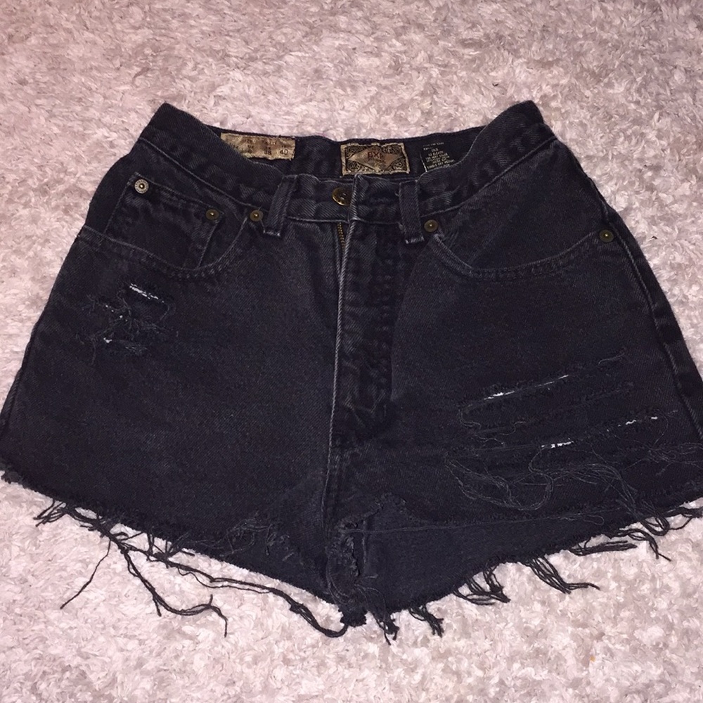 Black distressed shorts
